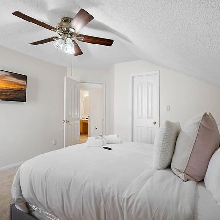 Cozy 4B 2 5B University Home King Beds Jacuzzi Charlotte Eksteriør bilde