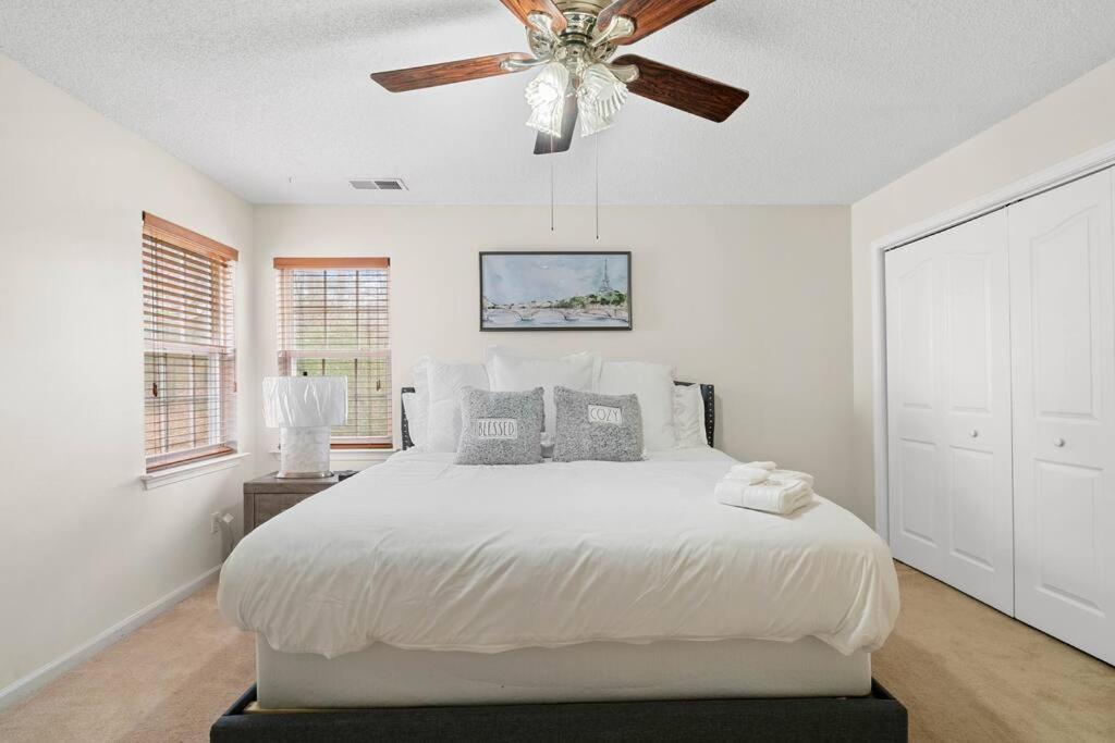 Cozy 4B 2 5B University Home King Beds Jacuzzi Charlotte Eksteriør bilde